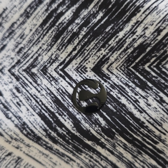 Lululemon size 4 - Picture 2 of 4